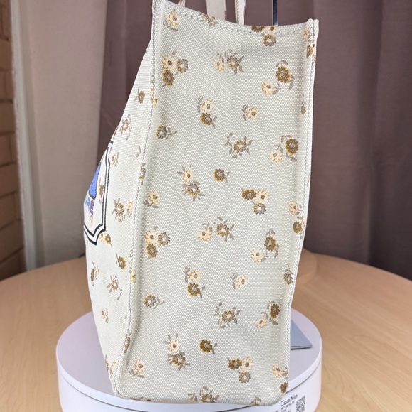 💥COACH - Tote With Rainbow Coach Badge - 110U482 - Picture 4 of 17